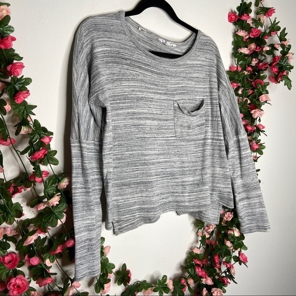 Athleta Gray Knit crop top sweater xs silver - Picture 2 of 6